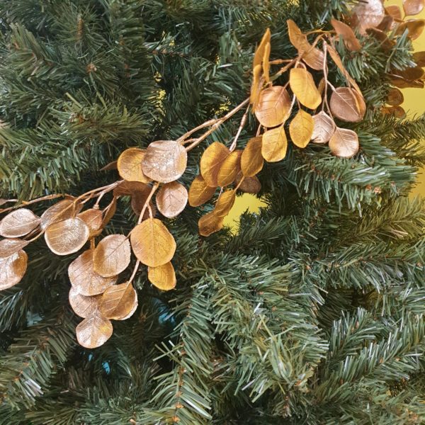 Coin Leafy String By Masons Home Decor
