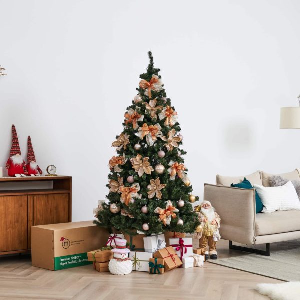 Gold and champagne gold themed Christmas tree