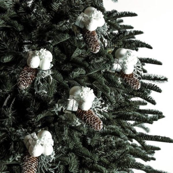 Reba Tree Pick - White