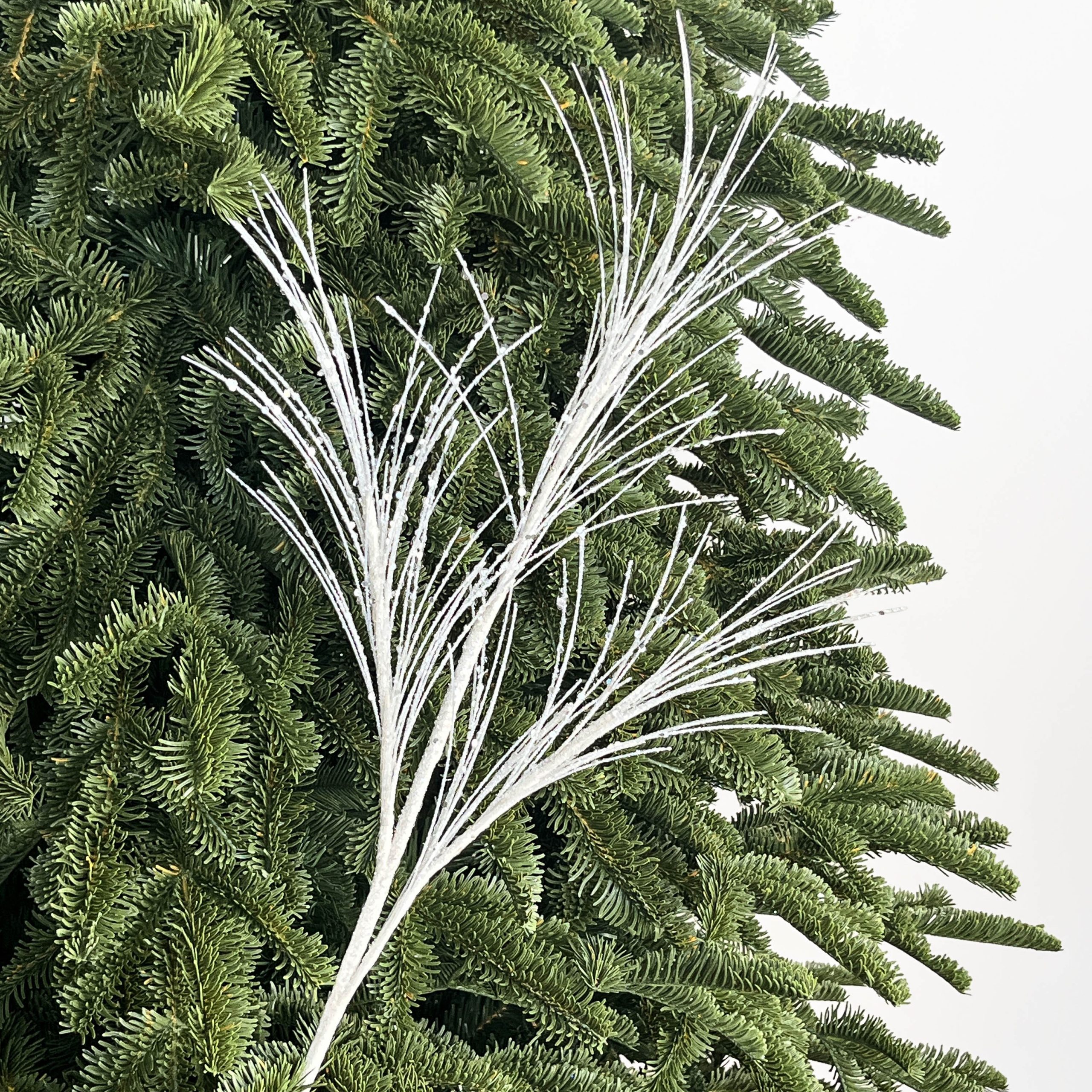 FRAYNOR Cascading Blade Spray – White Christmas Ornament by Masons Home Decor - Christmas Tree Singapore