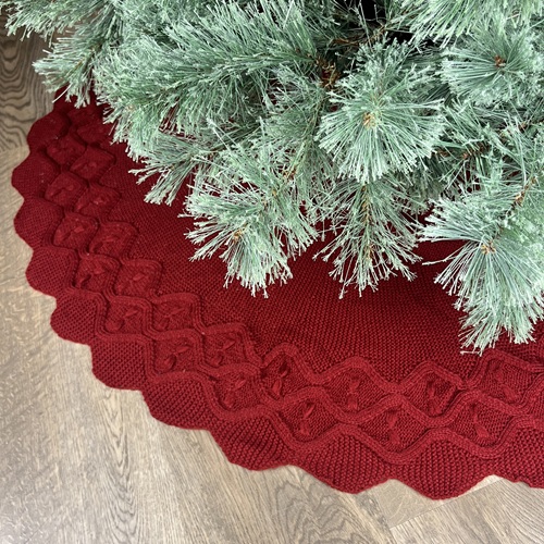 BRYNVIK Braided Cable Tree Skirt - Red