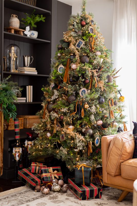 Black and gold tartan Christmas tree